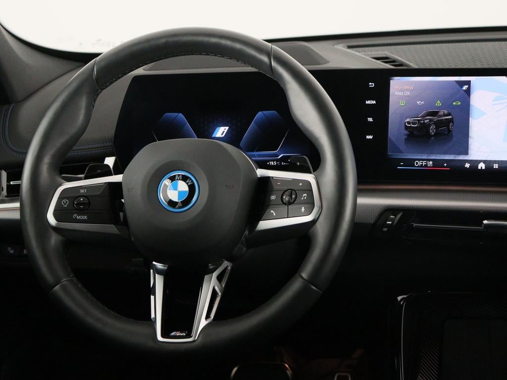 BMW X1 xDrive30e (bj 2025, automaat), Auto's, BMW, Gebruikt, Zwart, Met garantie (alle), Overige brandstoffen