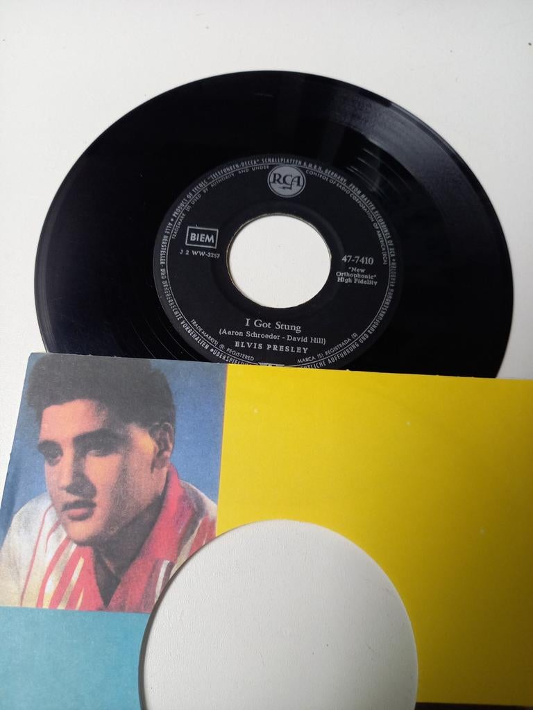 Elvis Presley  - One night  / I got stung, Ophalen of Verzenden, Zo goed als nieuw, 7 inch, Pop