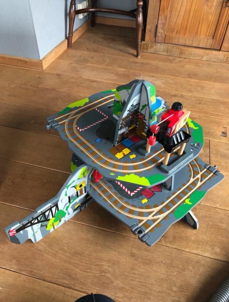 Hape Massive Mountain Mine + Trein, Ophalen of Verzenden, Gebruikt, Rij- of Hobbelspeelgoed