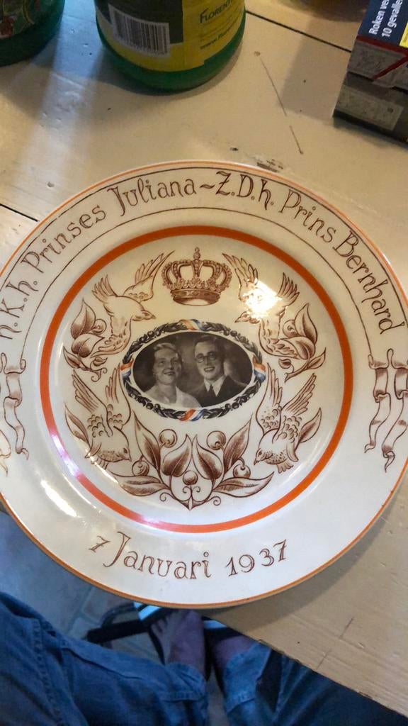 Wilhelmina bord en tegeltje, Verzamelen, Koninklijk Huis en Royalty, Ophalen of Verzenden, Zo goed als nieuw, Servies