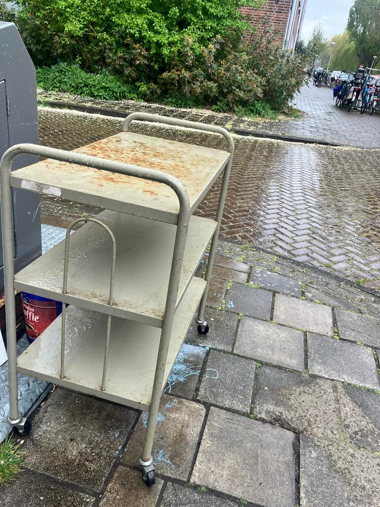 Industrieel karretje als theetafel of oppottafel, Ophalen, Gebruikt