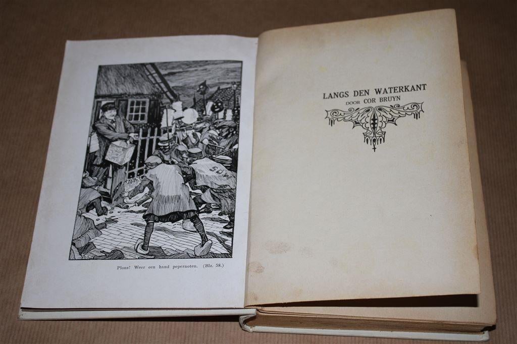 Langs den waterkant. Cor Bruyn. Kluitman 2e dr. 1929., Ophalen of Verzenden, Zo goed als nieuw
