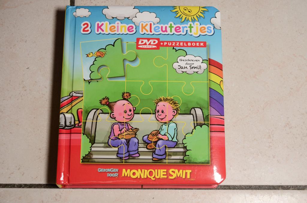 Telekids 2 kleine kleutertjes dvd + puzzelboek Monique Smit, Boeken, Ophalen of Verzenden, Zo goed als nieuw