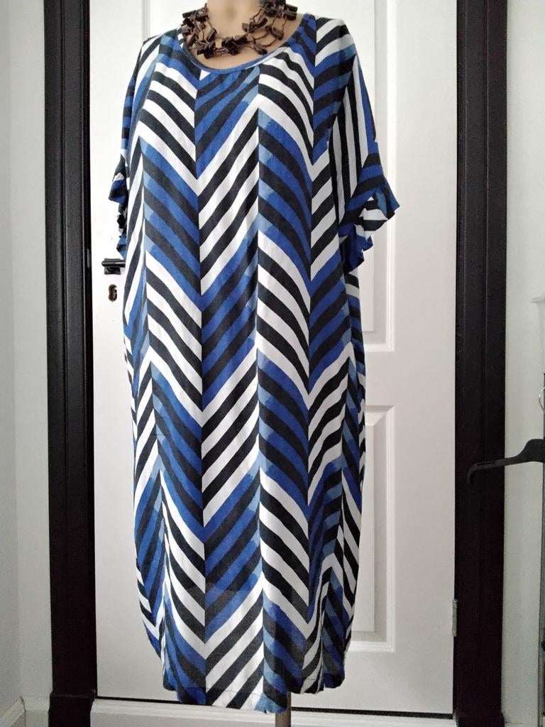 Prachtige Masai jurk, M, nieuwstaat, Kleding | Dames, Jurken, Maat 38/40 (M), Blauw, Nieuw, Ophalen of Verzenden