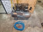Oude compressor met slang en luchtspuit, Ophalen of Verzenden, Gebruikt