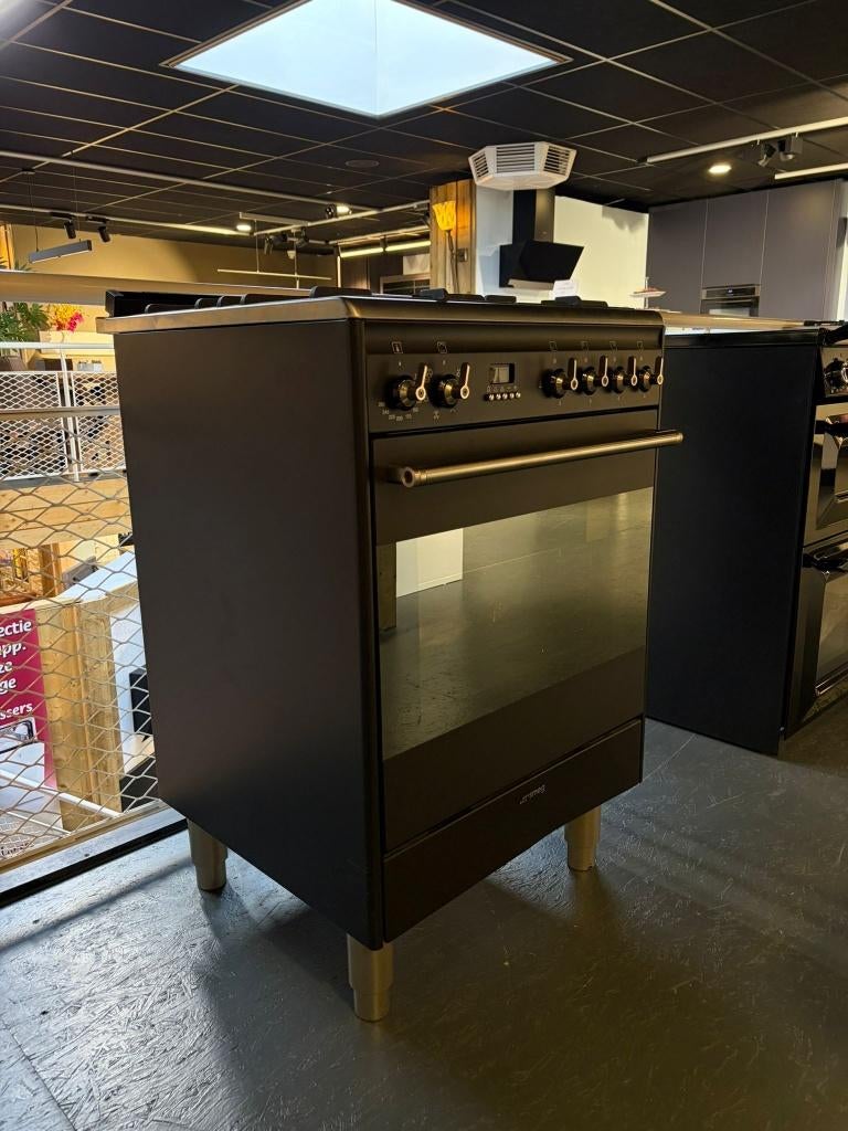 Smeg gasfornuis, 4 pits 60 cm breed, Ophalen, Hete lucht, 60 cm of meer, 4 kookzones