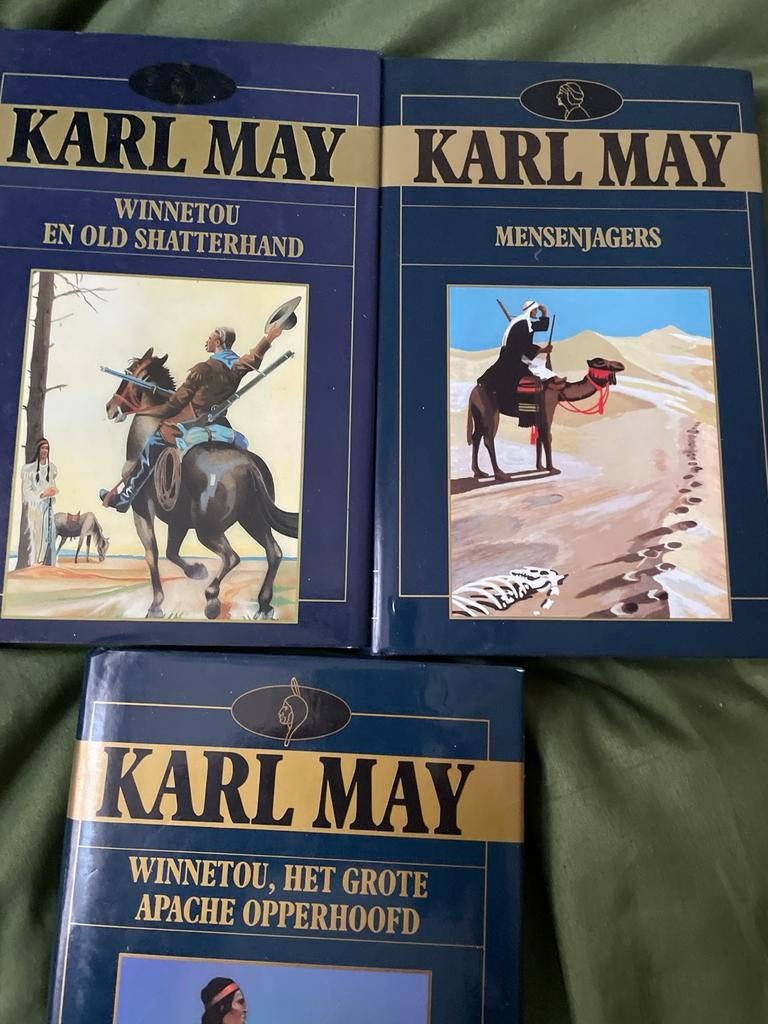 Karl May boeken: Winnetou en Mensenjagers, Ophalen of Verzenden, Gelezen, Nederland