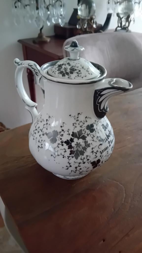 KPM 19e Eeuwse Koffiepot gedateerd 1861 Gesigneerd., Antiek en Kunst, Ophalen of Verzenden