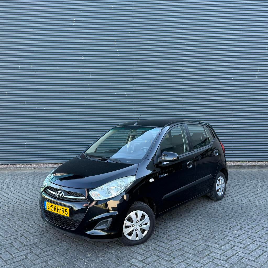 Hyundai i10 1.0 5DR 2014 Zwart| Nwe APK| Airco|, Auto's, Hyundai, Voorwielaandrijving, 31 €/maand, 400 kg, Zwart