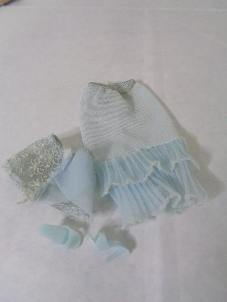 Oude blauwe lingerie... Barbie,….. ( Fotonr V73), Verzamelen, Poppen, Gebruikt, Fashion Doll, Ophalen of Verzenden