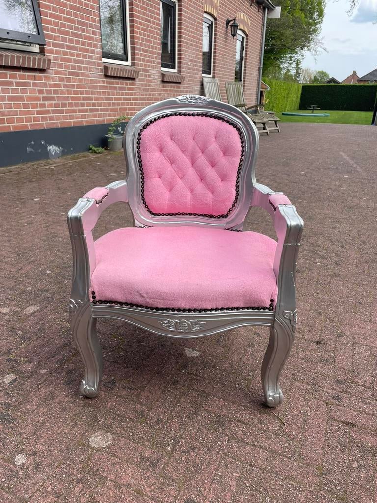 Meisjes stoel, Ophalen