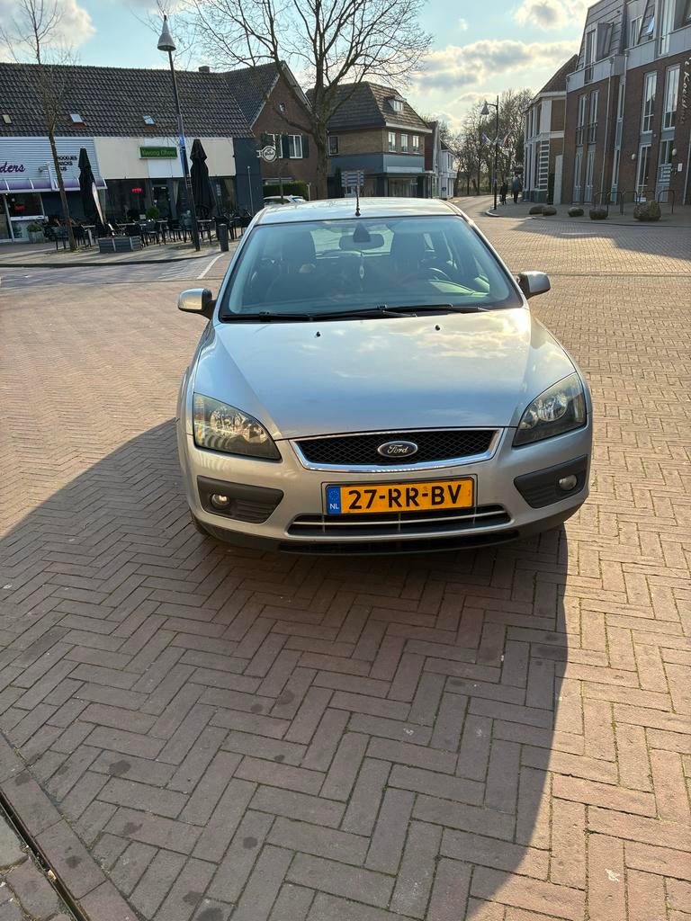 Ford Focus 1.6 74KW Wagon 2005 Grijs, Auto's, 1596 cc, 15 km/l, 4 cilinders, 635 kg