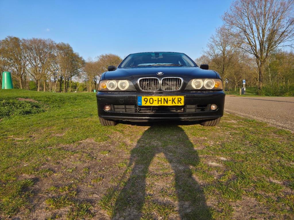 BMW 5-Serie 2.2 I 520 AUT 2001 Zwart, Auto's, Achterwielaandrijving, Zwart, 170 pk, Sedan