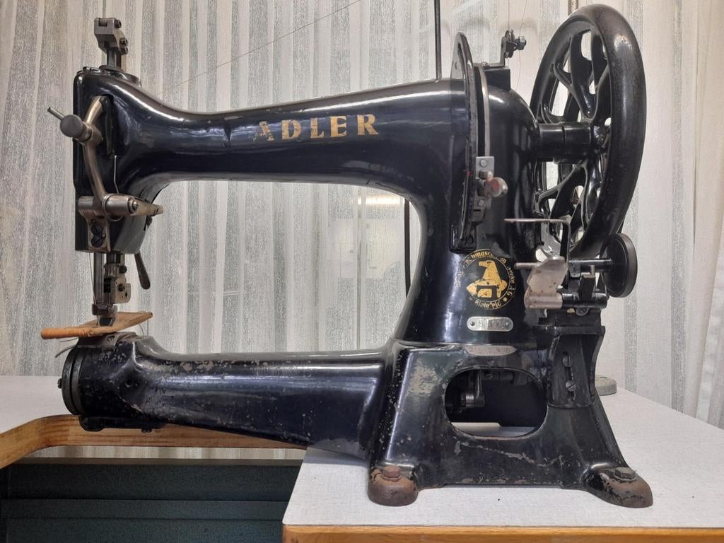 Adler zadelmakers tuigleerstikker., Ophalen, Naaimachine, Overige merken