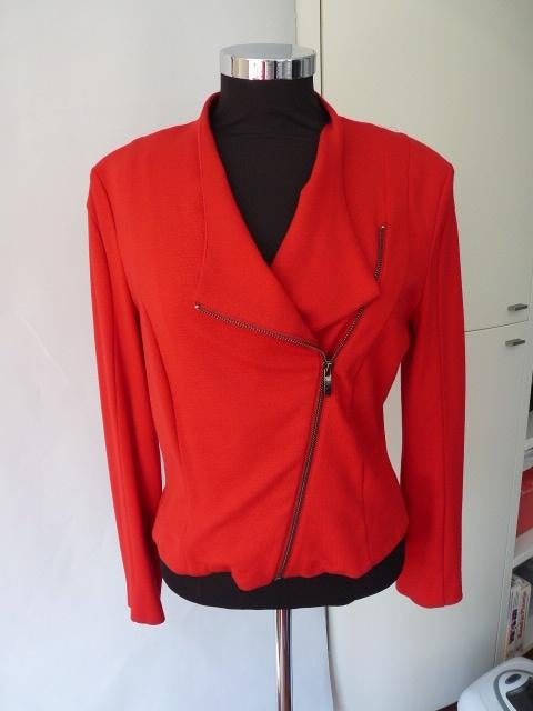 Apart kort rood tricot jasje mt 38, Maat 38/40 (M), Ophalen of Verzenden, Zo goed als nieuw, Jasje