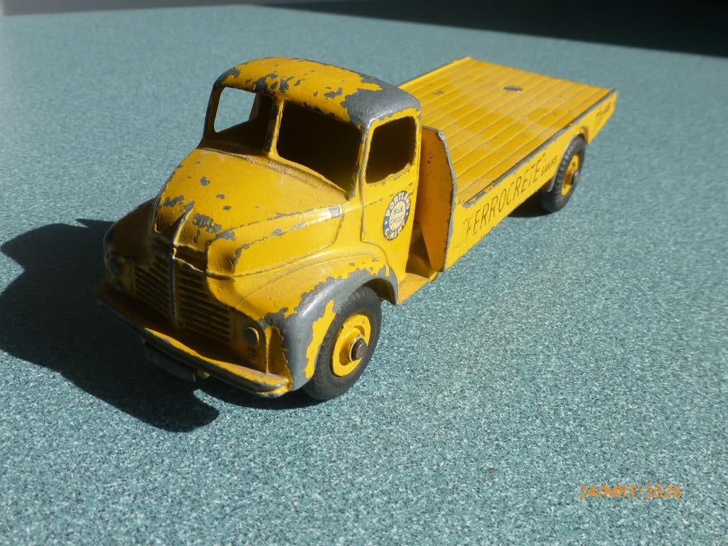 dinky toys, Hobby en Vrije tijd, Modelauto's | 1:43, Ophalen of Verzenden, Gebruikt, Auto, Dinky Toys