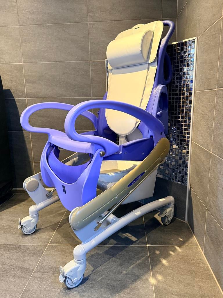 Arjo douche toiletstoel, Ophalen, Gebruikt