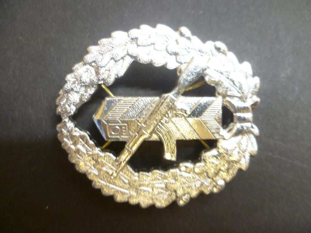 Russisch Pet Embleem in nieuwstaat militair., Verzamelen, Militaria | Algemeen, Ophalen of Verzenden, Landmacht, Overige gebieden