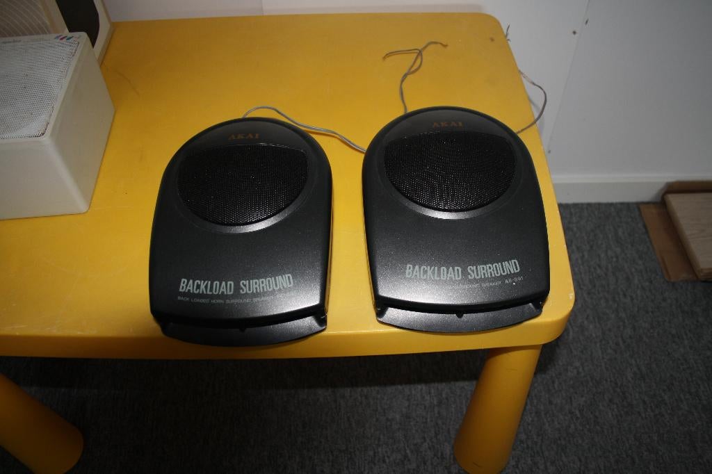 speakers Akai surround, Zo goed als nieuw, 60 tot 120 watt, Front, Rear of Stereo speakers, Ophalen