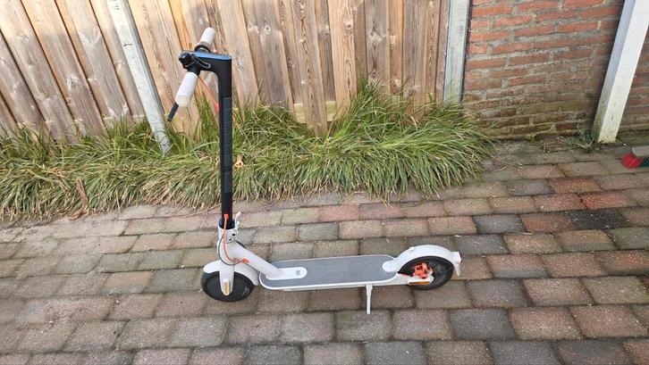 Xiaomi Mi 3 elektrische step , 2 stuks, Fietsen en Brommers, Steps, Gebruikt, Elektrische step (E-scooter), Ophalen of Verzenden