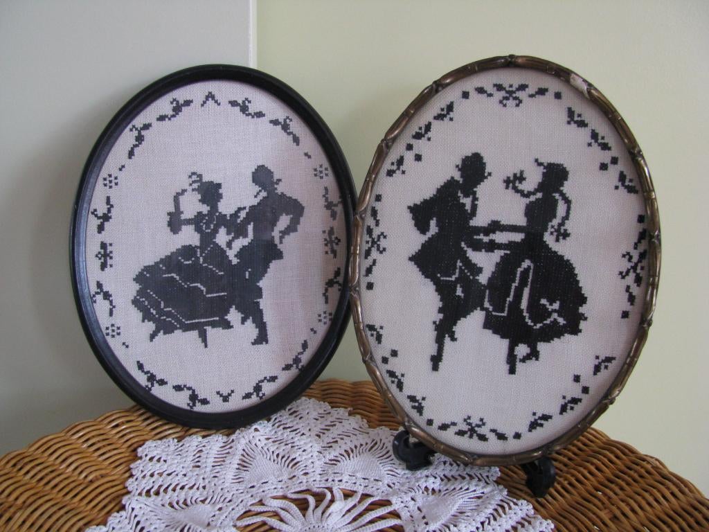 Borduurwerk ovaal zwart wit * "pruiken tijd" * 2 x in 1 koop, Ophalen of Verzenden