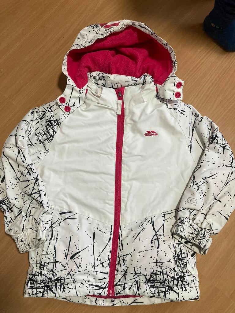 Ski jas / winterjas trespass maat 98/104, Ophalen of Verzenden, Zo goed als nieuw, Meisje, Jas