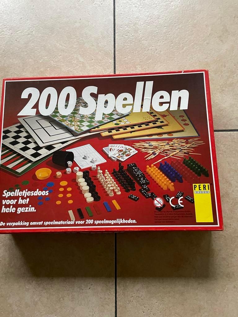 Spellendoos met 200 spellen, Hobby en Vrije tijd, Gezelschapsspellen | Bordspellen, Een of twee spelers, Ophalen of Verzenden