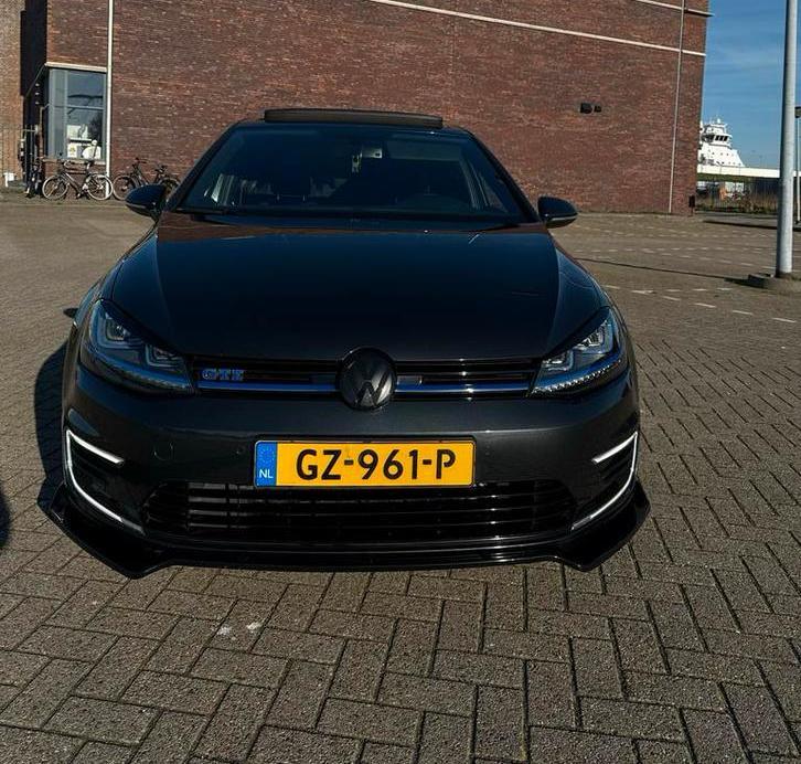 Volkswagen Golf 7 GTE – 300PK | Panoramadak |, Auto's, Volkswagen, Particulier, Golf, Airbags, Airconditioning, Alarm, Android Auto