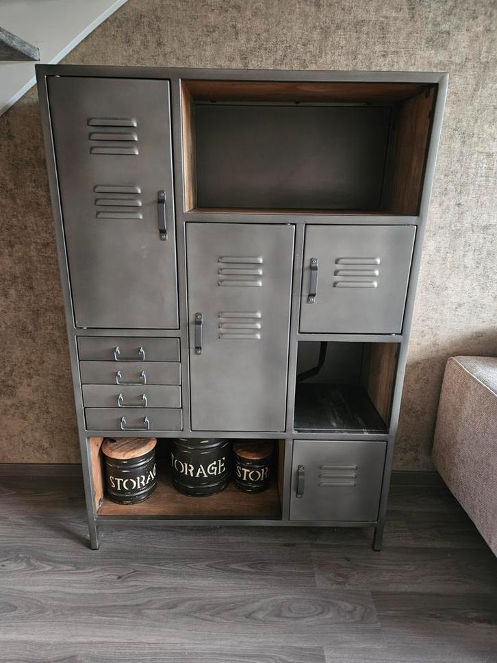Stoere Industriële Kast van Mangohout en Metaal - Z.G.A.N., Huis en Inrichting, Kasten | Overige, Zo goed als nieuw, Ophalen