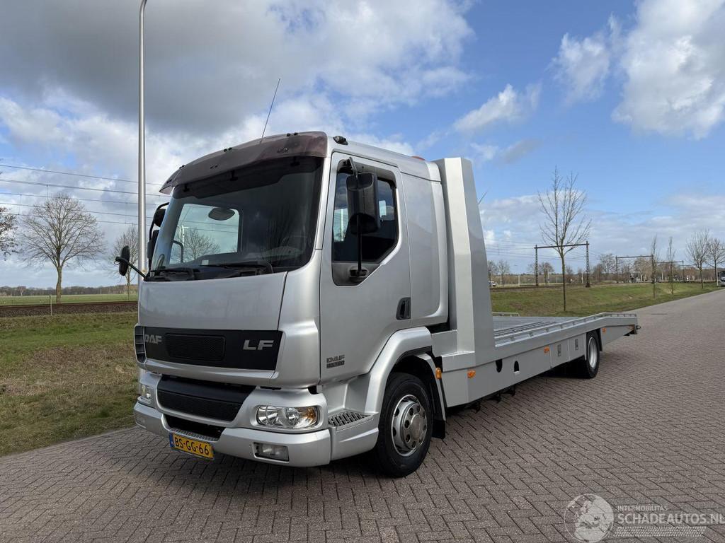 DAF LF 180 45.180 TIJHOF 144.000 KM! (bj 2006), Auto's, Vrachtwagens, Bedrijf, DAF, Zilver of Grijs, 182 pk