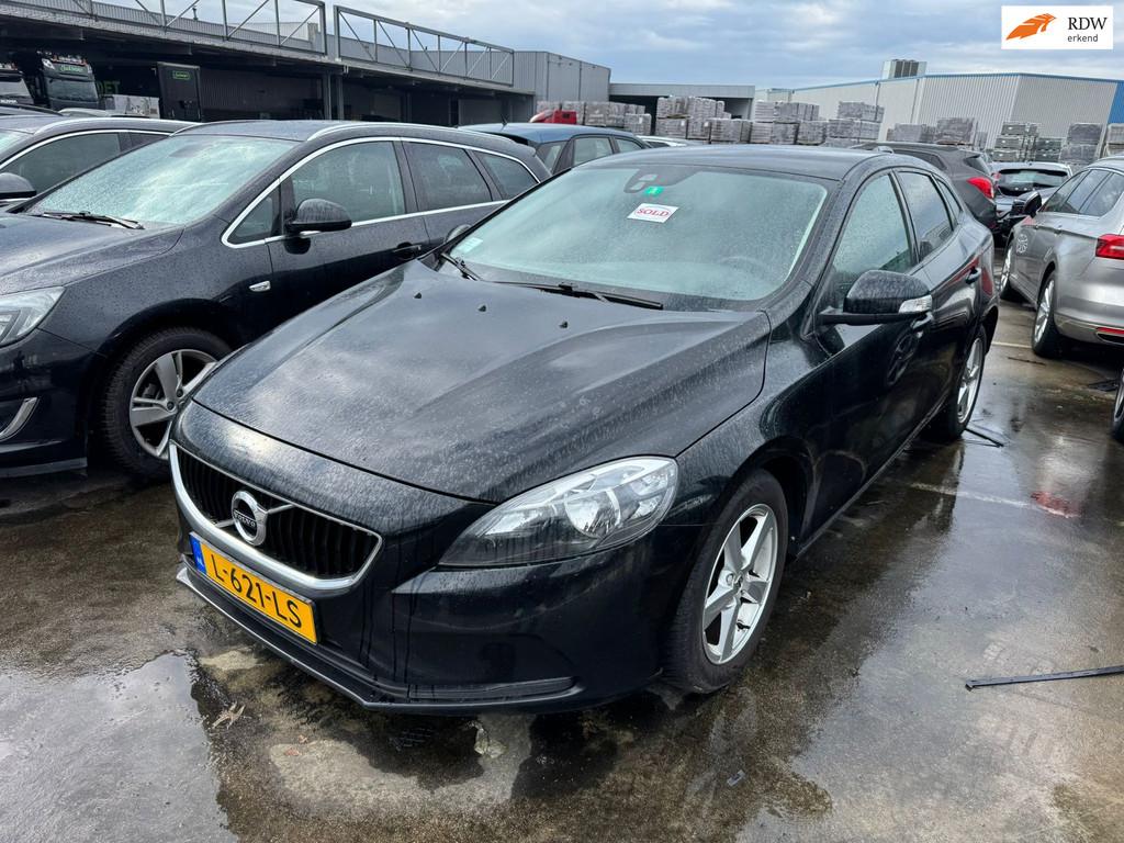 Volvo V40 2.0 D2 Momentum EXPORT, Auto's, Volvo, Voorwielaandrijving, Gebruikt, Euro 6, 4 cilinders