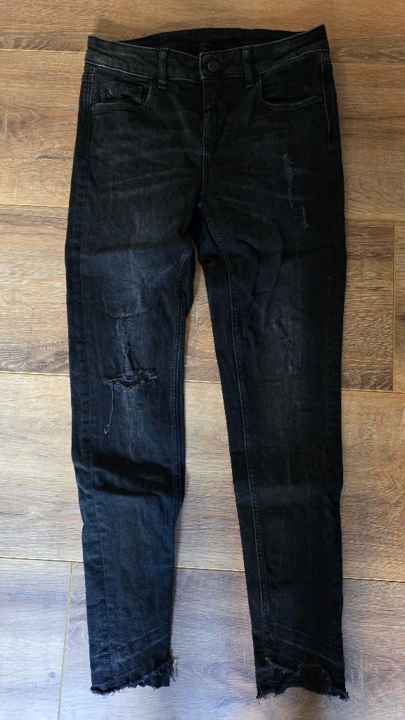 Nieuwe jeans van Zara met gaten maat 36, Nieuw, Ophalen of Verzenden, W28 - W29 (confectie 36), Zara