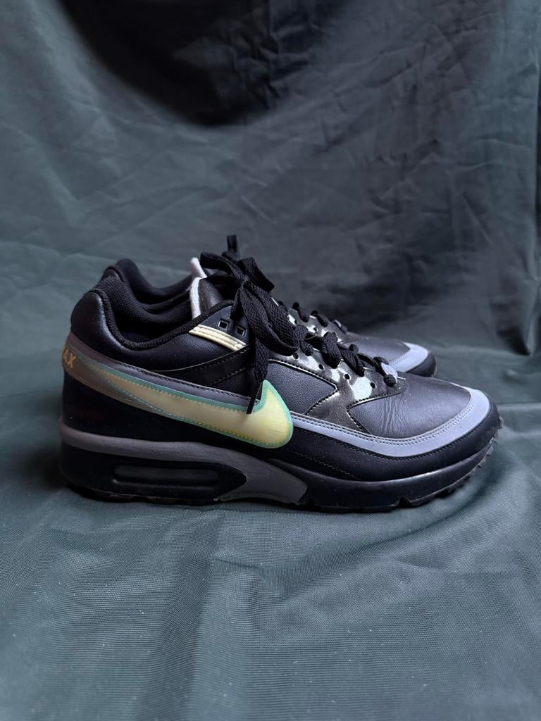 Unieke collectors Nike Air Max maat 42, Ophalen of Verzenden, Gedragen, Zwart, Sneakers of Gympen