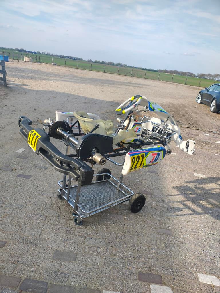 TD kart 2024 rollend chassis. 1 race weekend oud!, Ophalen, Zo goed als nieuw, Kart