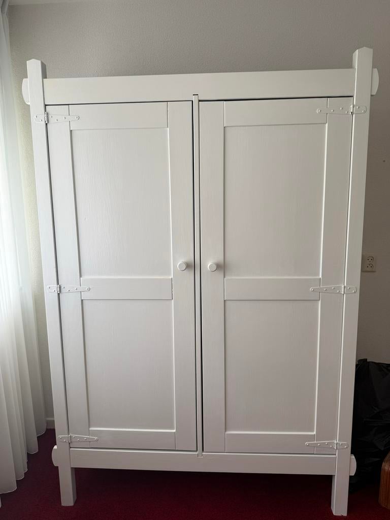 Eiken kast gebroken wit geschilderd, Gebruikt, Eikenhout, 150 tot 200 cm, 25 tot 50 cm