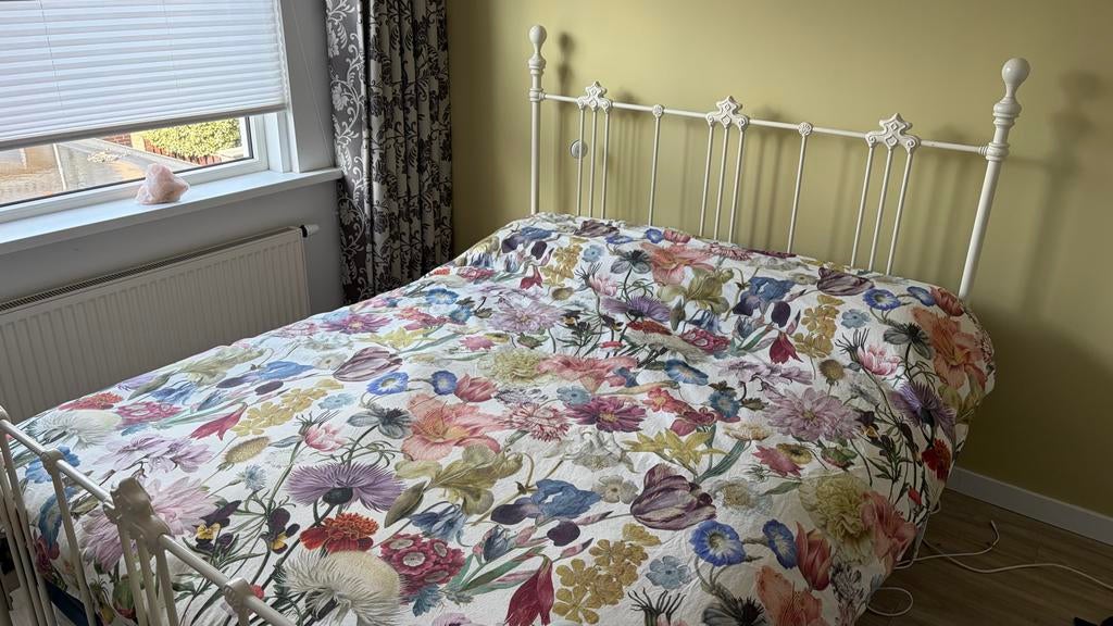 Tweepersoons bed - gebroken wit., Huis en Inrichting, Slaapkamer | Bedden, Ophalen, Gebruikt, Wit, Tweepersoons