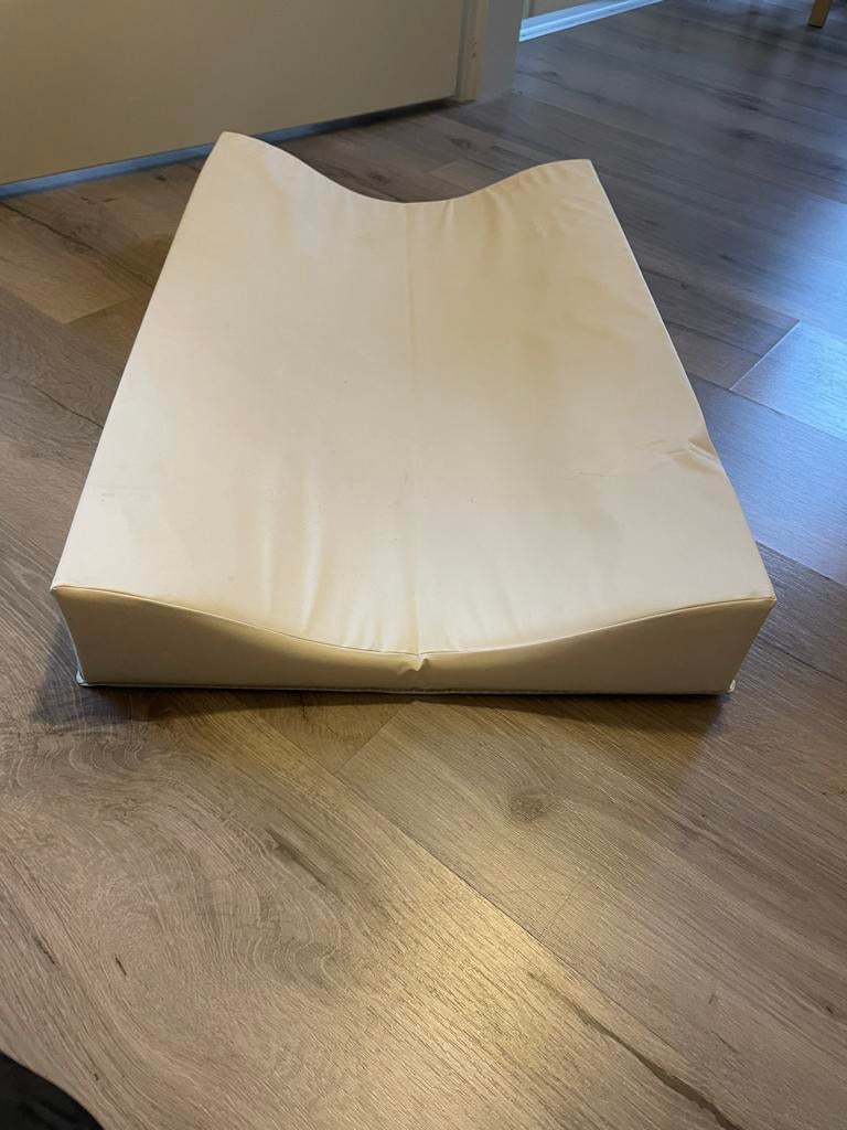 Aankleedkussen standaardmaten z.g.a.n., Kinderen en Baby's, Badjes en Verzorging, Ophalen of Verzenden, Zo goed als nieuw, Aankleedkussen