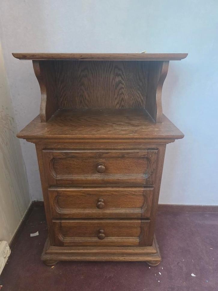 Antiek Houten Nachtkastje met 3 Laden en Open Vak, Antiek en Kunst, Antiek | Woonaccessoires, Ophalen