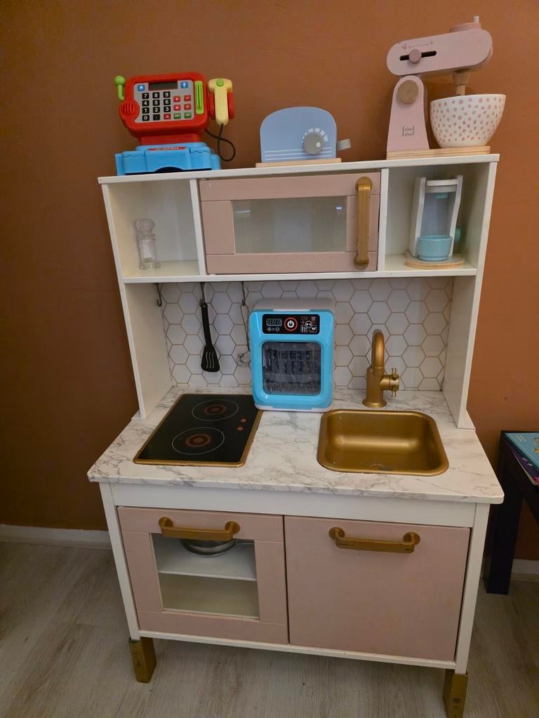 Speelgoed keukentje met toebehoren, Ophalen