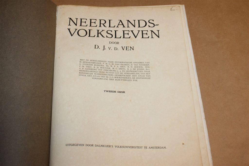 NL Volksleven — Cultuur & Tradities Met 350 Foto’s [1931], Boeken, Ophalen of Verzenden, Gelezen