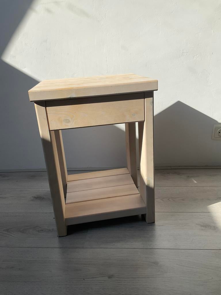 1 Lifetime nachtkastje, Ophalen, Zo goed als nieuw, Minder dan 45 cm, 70 cm of meer