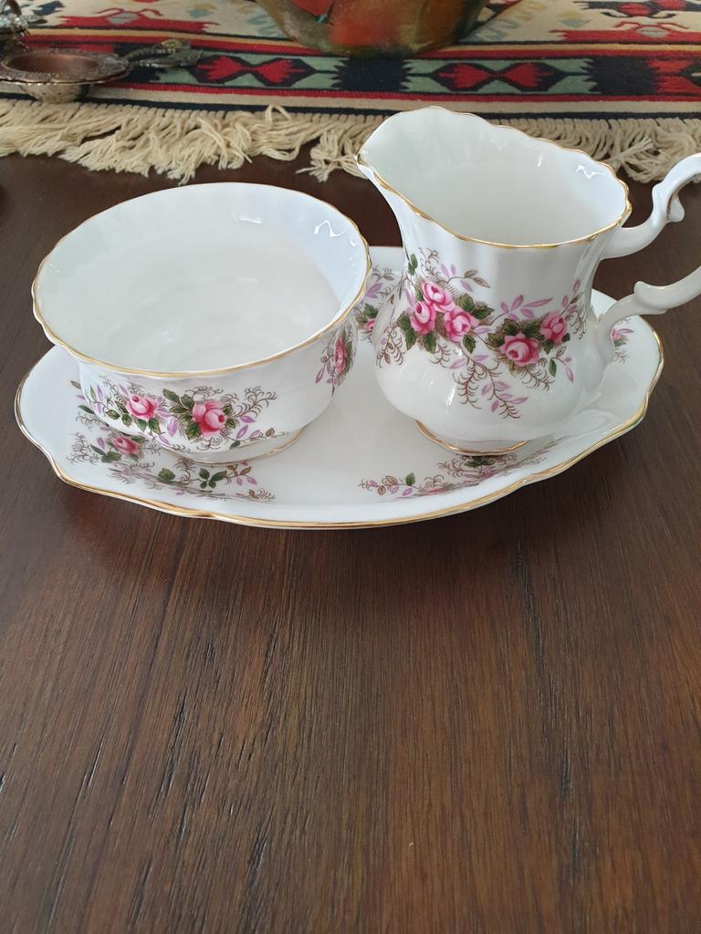 Royal Albert Roomstelletje, Ophalen of Verzenden, Nieuw, Porselein, Kop en/of schotel