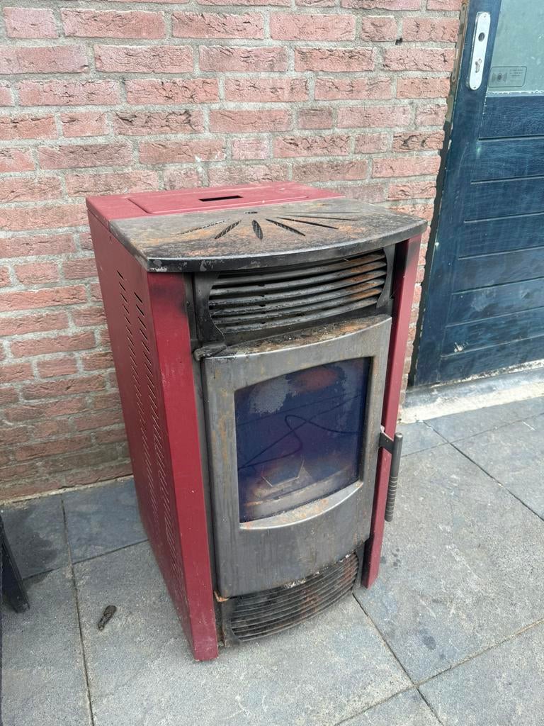 Pellet kachel, Huis en Inrichting, Ophalen of Verzenden, Zo goed als nieuw, Overige brandstoffen, Petroleumkachel