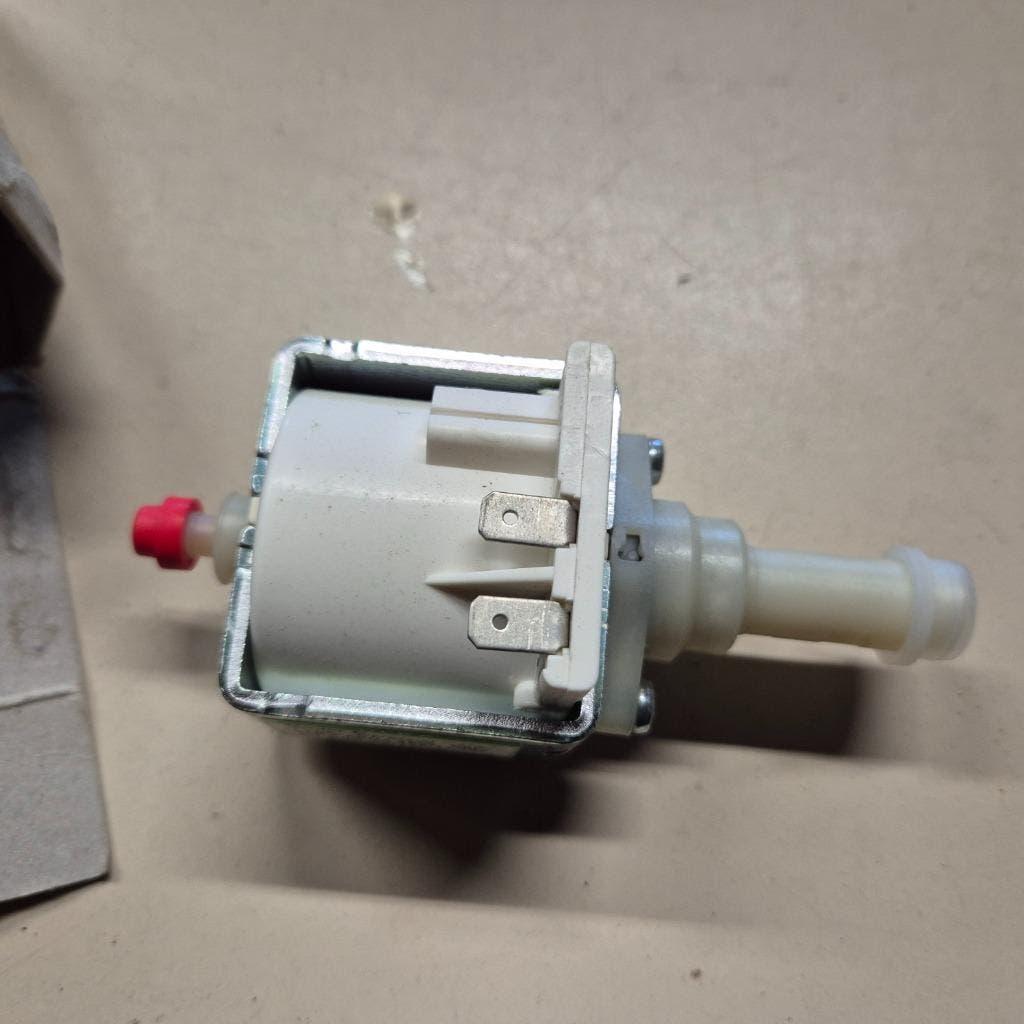 ULKA 48 W 230 VOLT ELEKTRO POMP, Gebruikt, Ophalen of Verzenden, X, X