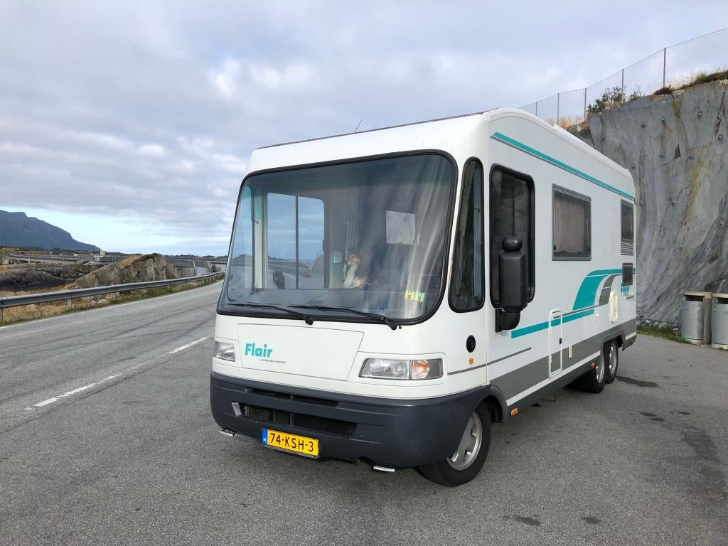 Camper Niesmann Bischoff Flair 6700 Ita C1 rijbewijs, Caravans en Kamperen, Integraal, Niesmann+Bischoff, Vloeistofverwarming