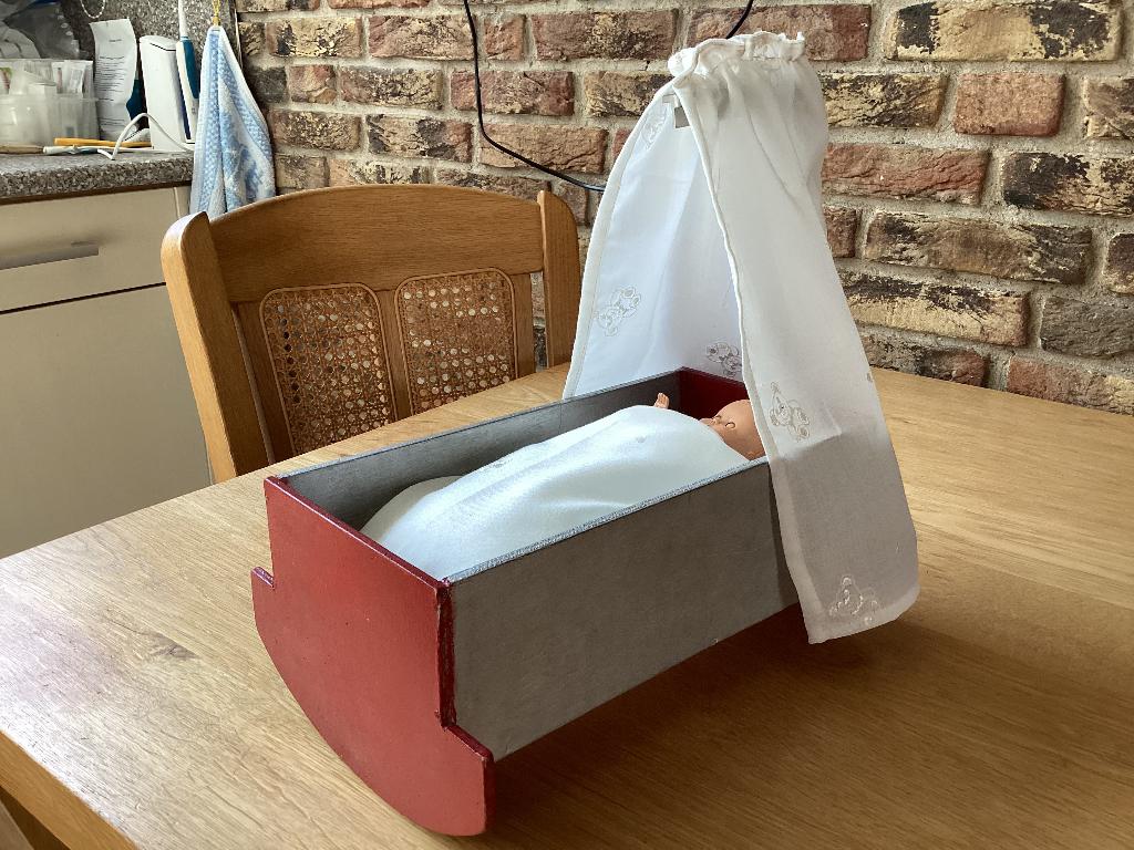 Poppenwiegje, Ophalen, Zo goed als nieuw, Overige typen