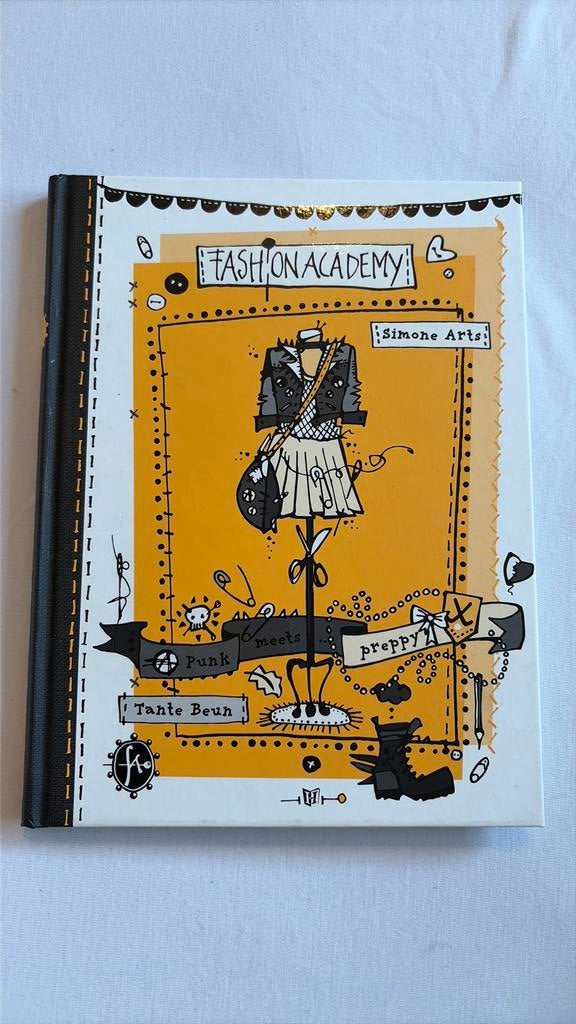 Simone Arts - Punk meets preppy, Ophalen of Verzenden, Zo goed als nieuw, Simone Arts