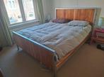 Queen bed, mooi teakhout en staal., Ophalen, Zo goed als nieuw, Tweepersoons, Rustiek
