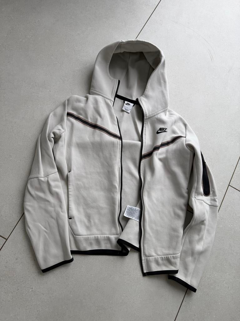 Nike Tech Fleece Hoodie - Zo goed als nieuw, Ophalen of Verzenden, Zo goed als nieuw, Maat 36 (S), Beige