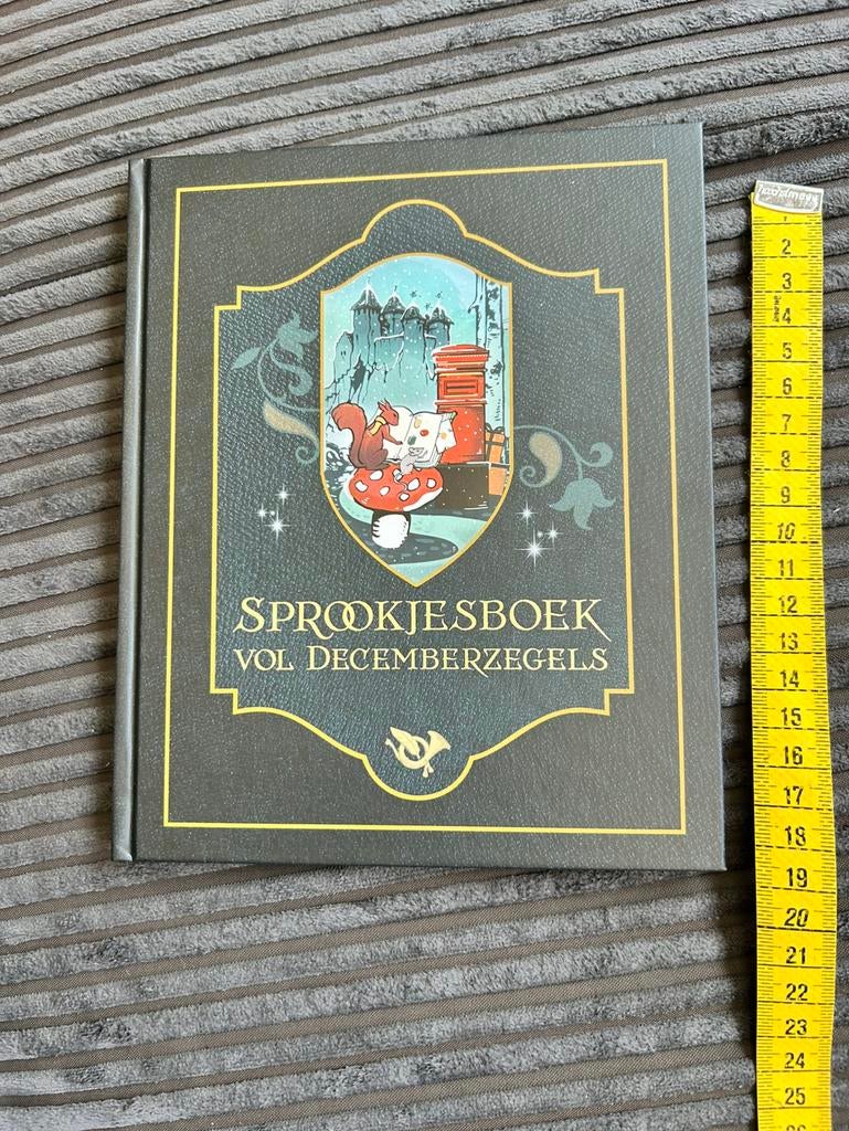 Sprookjes boek vol december zegels Efteling, Ophalen of Verzenden, Zo goed als nieuw, Overige typen